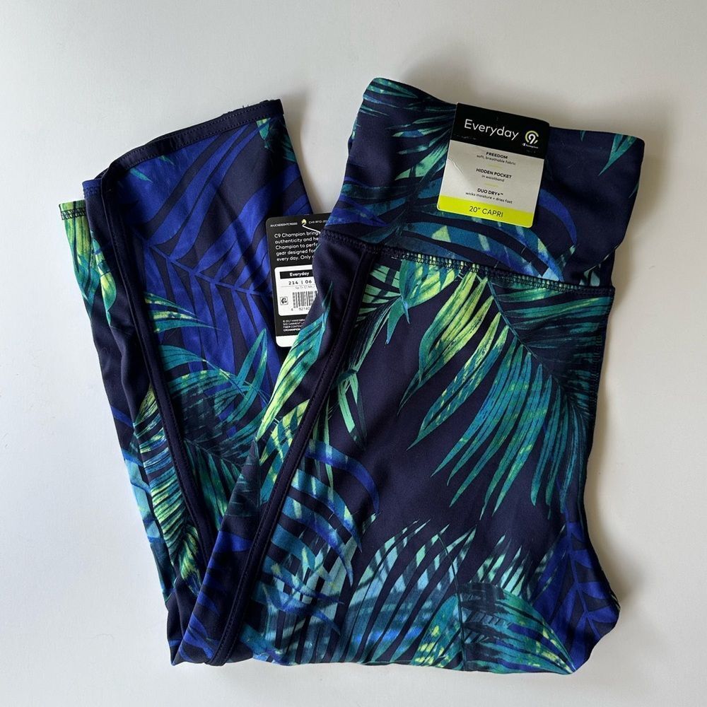 NWT C9 by Champion Tropical Blue Green Palm Print High Rise Capri Leggings L